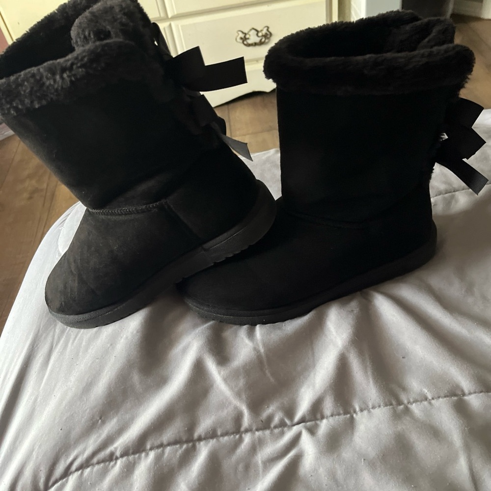 Women's Black Suede Boots size 8 Hoy Tomato brand